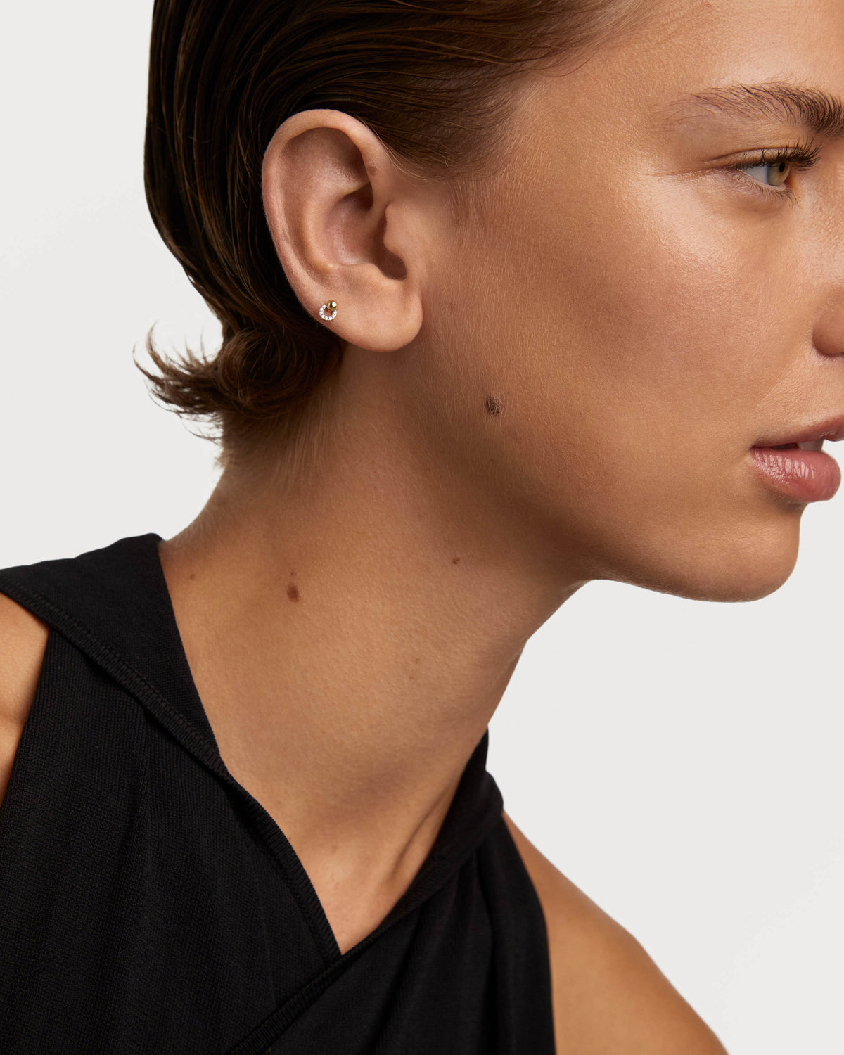 PD Paola Fine 18k Gold Diamond Loop Cartilage Earring