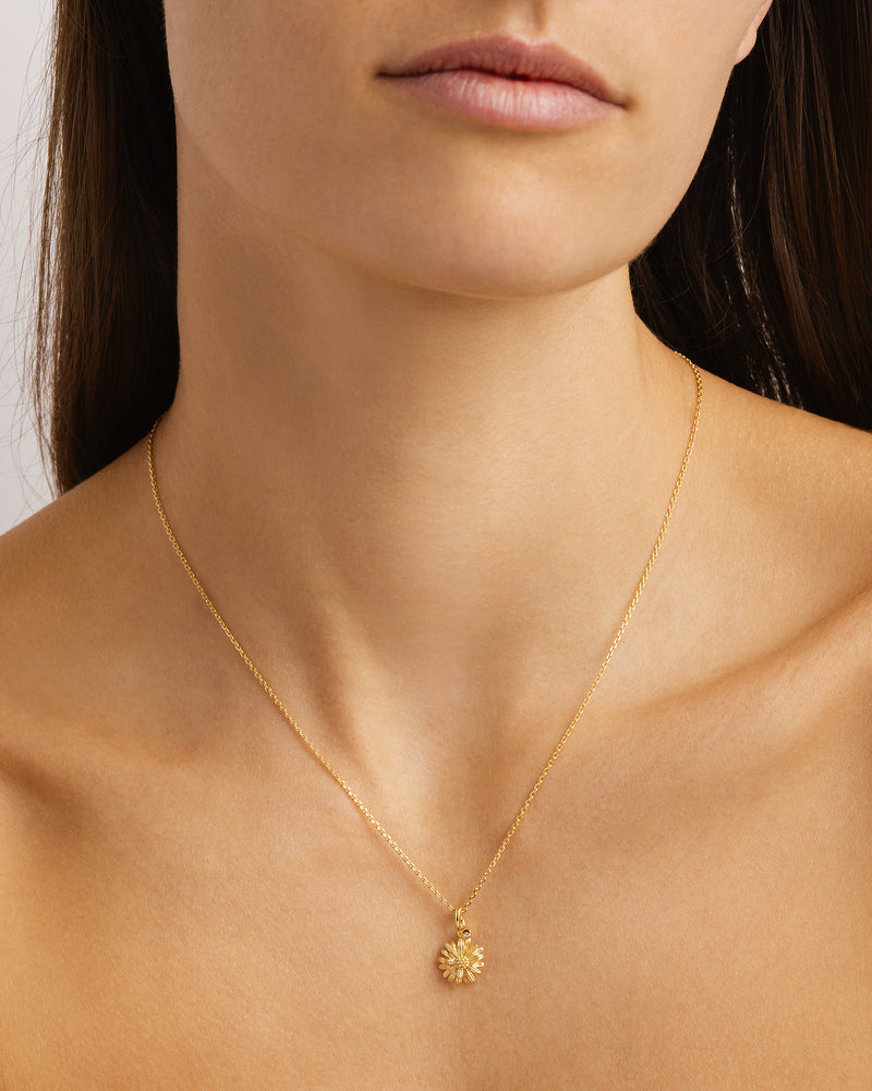 By Charlotte Birth Flower Necklace Daisy - April, Gold