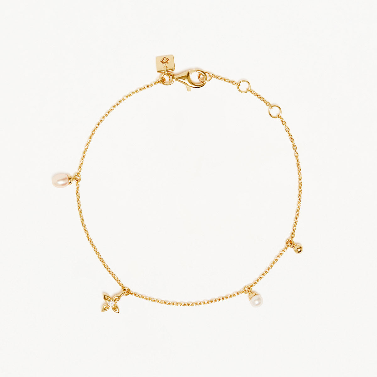 By Charlotte Live in Peace Bracelet, Gold