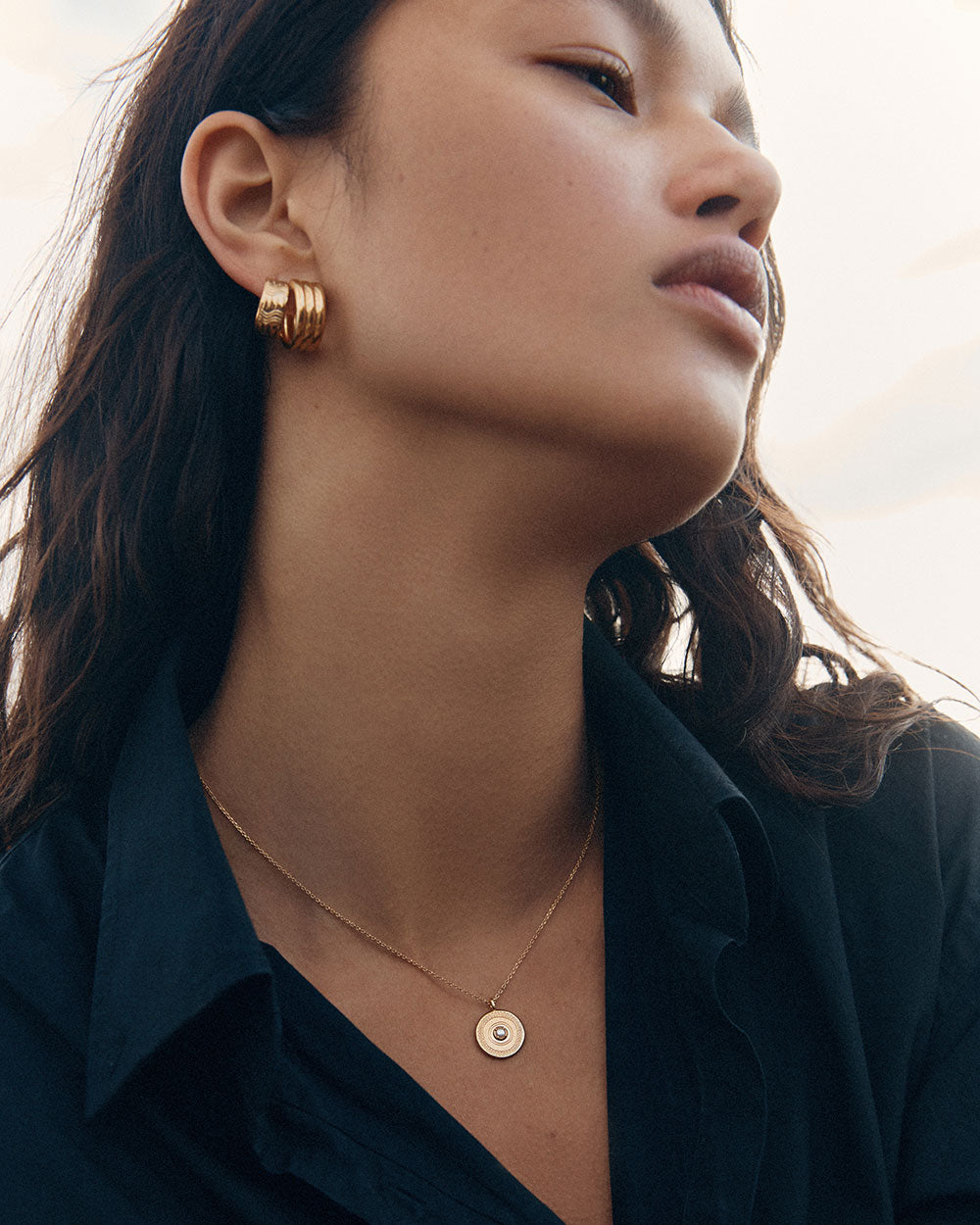 Kirstin Ash Glisten Hoops, Gold