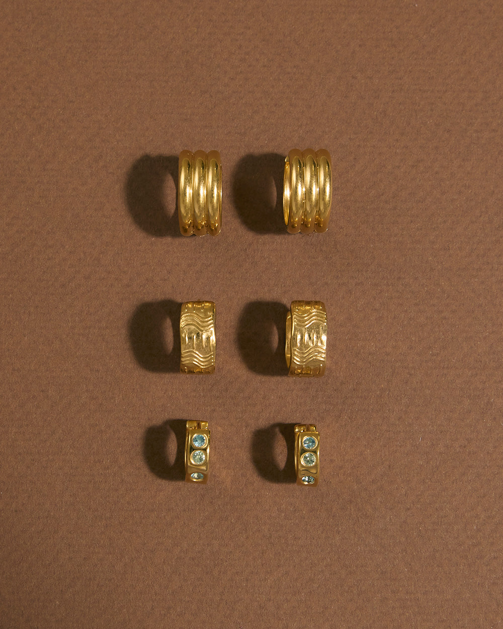 Kirstin Ash Glisten Hoops, Gold