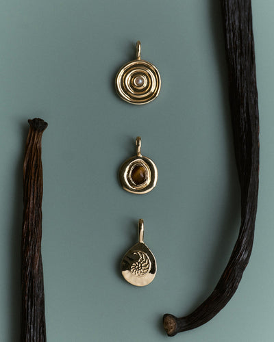 Kirstin Ash Golden Ratio Charm, 9k Gold