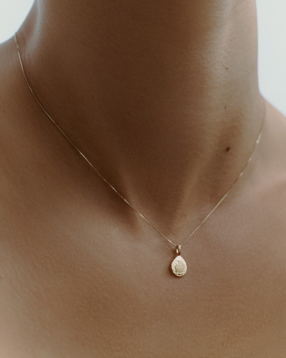 Kirstin Ash Golden Ratio Charm, 9k Gold