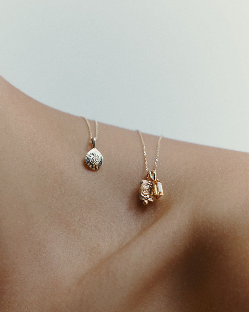 Kirstin Ash Golden Ratio Charm, 9k Gold