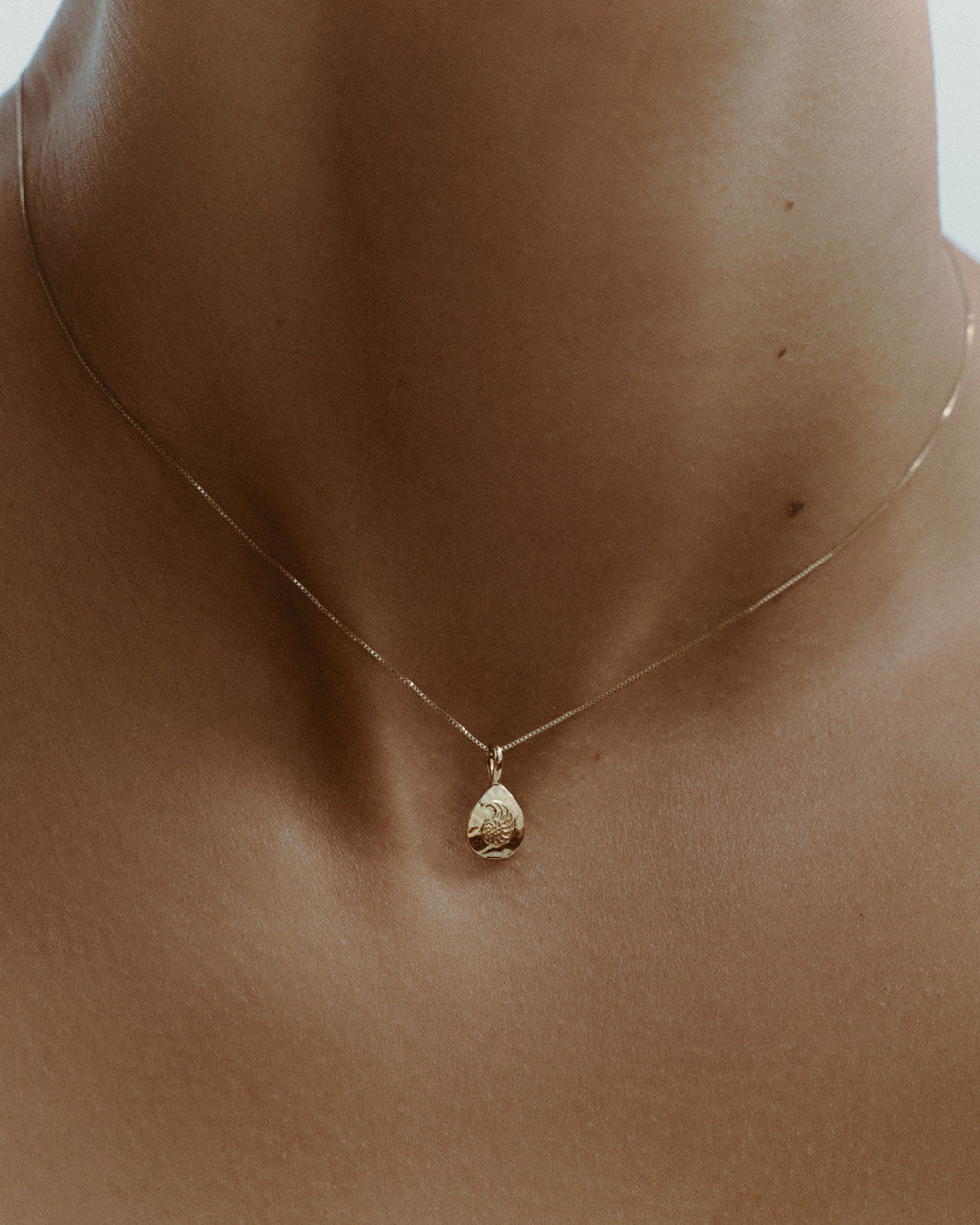 Kirstin Ash Golden Ratio Charm, 9k Gold