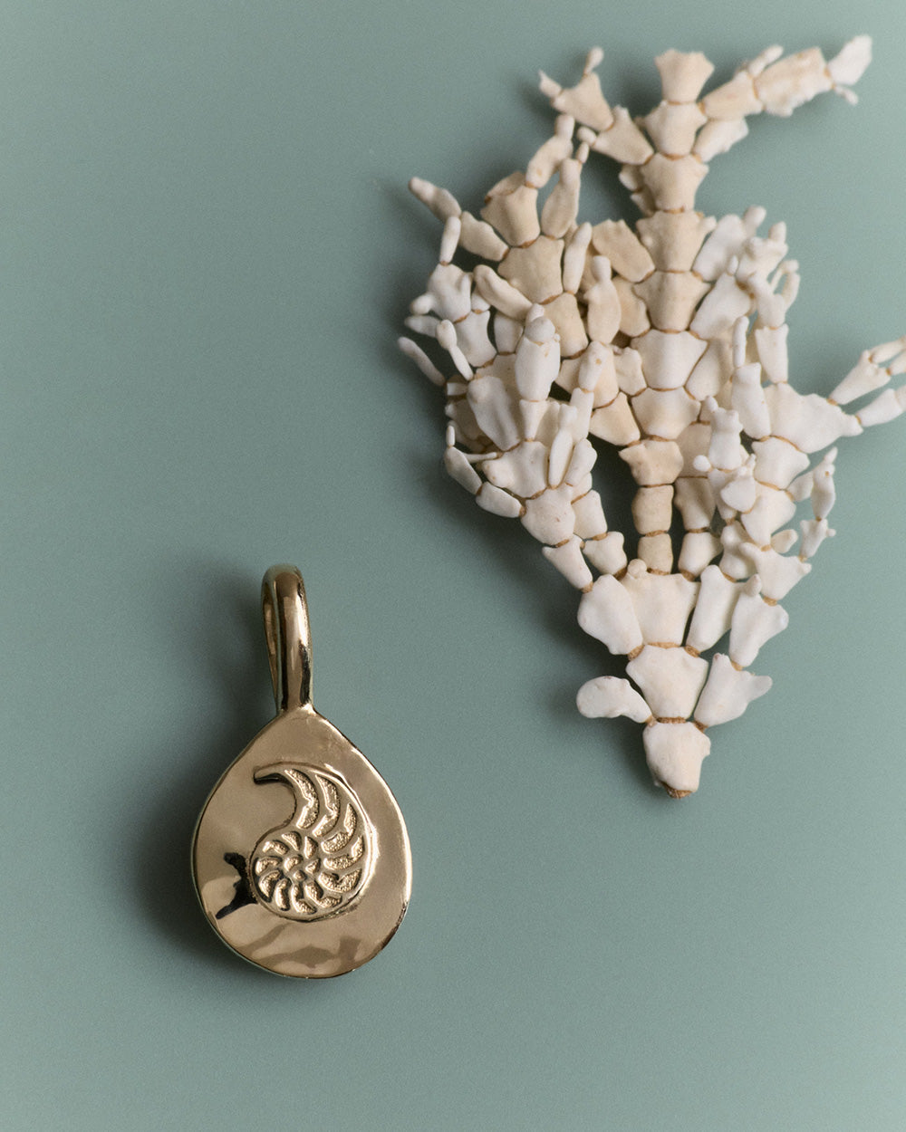 Kirstin Ash Golden Ratio Charm, 9k Gold