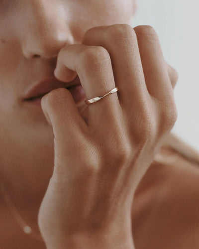 Kirstin Ash 9k Gold Petite Fold Ring