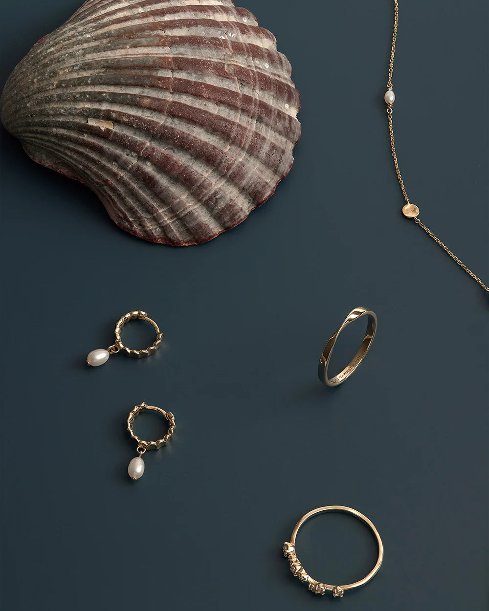 Kirstin Ash 9k Gold Vacation Fine Hoops
