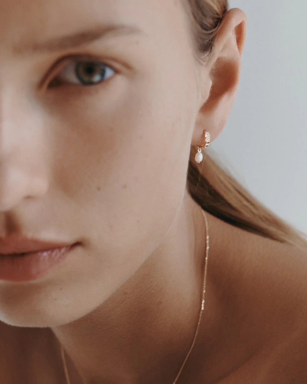 Kirstin Ash 9k Gold Vacation Fine Hoops
